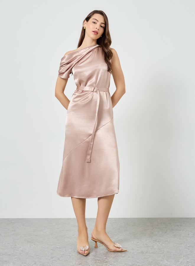 ستايلي فستان ميدي ساتان بكتف واحد وحافة واسعة - Image 2